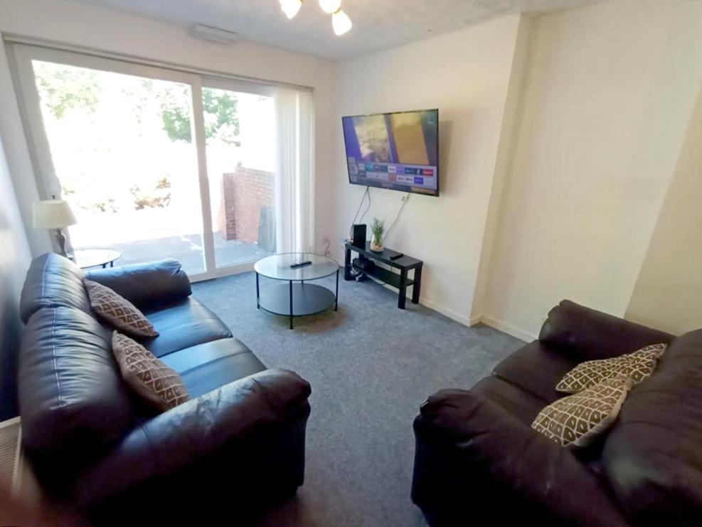 Cozy 4 Bedroom House In Smethwick With 4 Bathrooms Perfect For Contractors And Families Μπέρμιγχαμ Εξωτερικό φωτογραφία