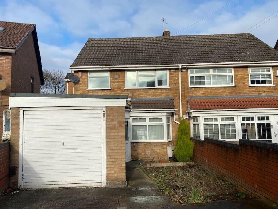 Cozy 4 Bedroom House In Smethwick With 4 Bathrooms Perfect For Contractors And Families Μπέρμιγχαμ Εξωτερικό φωτογραφία